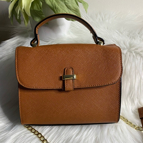 Small Crossbody - Picture 1 of 3